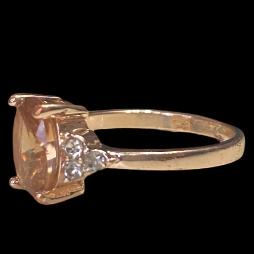 None features •ring